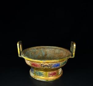 A bronze gilt painted loose food plate from the Warring States period