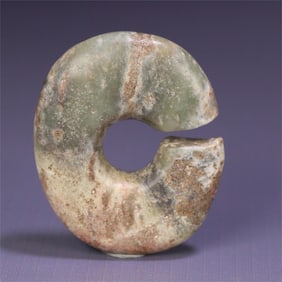 A jade pendant of Hongshan culture