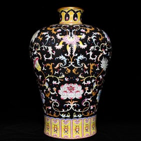 A large plum bottle with black gold glaze climbing pollen colored gold pattern made in the Qing
