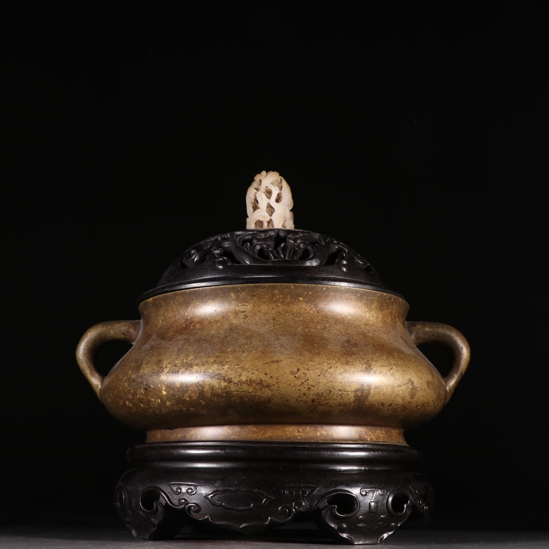 A beautiful copper-tired amphora aroma diffuser: Exquisite copper amphora aroma burner SIZE: H:21.2cm W:22.3cm W:2615.8g (The Dimensions Of All Batches Are Manually Measured.If You Need More Detailed Information, Please Contact Our Customer Service