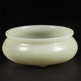 A beautiful Hetian jade incense burner