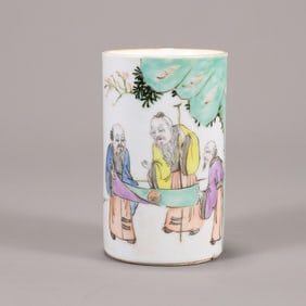 A beautiful character pattern pen holder