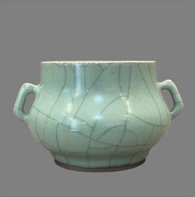 A two-ear incense burner of the official kiln of the Song Dynasty