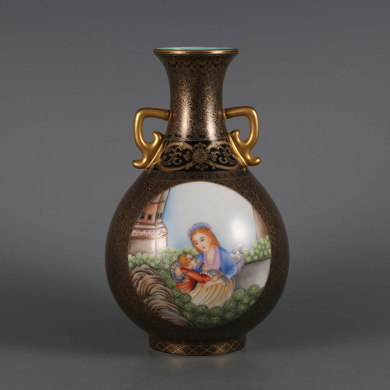 A black background painted with gold on a Qianlong period in the Qing Dynasty, and the enamel of (1 of 9)