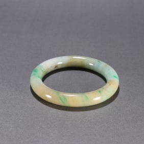 A jade bracelet of the Qing Dynasty