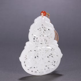 A Qing Dynasty Hetian jade transparent carving Daji Tianxi gourd-shaped card