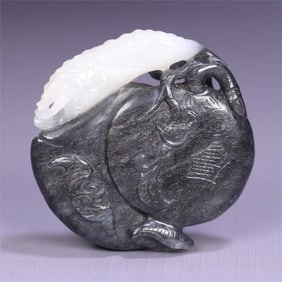 A piece of exquisite Hetian jade blue and white seed material three more brands