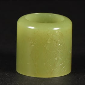 A beautiful Hetian topaz finger