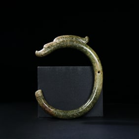 A piece of exquisite Hetian jade seed material C dragon