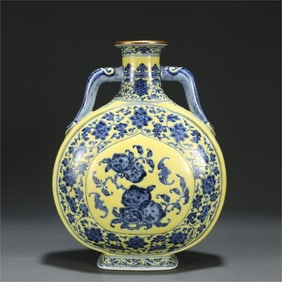 A beautiful yellow blue and white entwined Fushou pattern amphora flat bottle