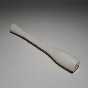A beautiful Hetian jade carved dragon brush barrel