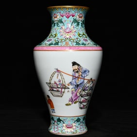 A pastel cargo bottle made in the Qianlong period of the Qing Dynasty