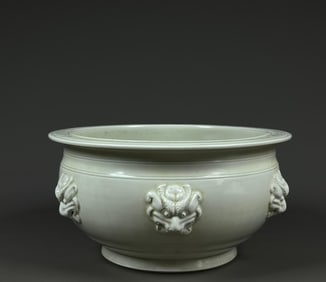 A lion's head incense burner of the Song Dynasty Ding kiln