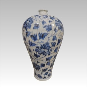 A blue and white entwined lotus peony pattern plum bottle from the Yuan Dynasty