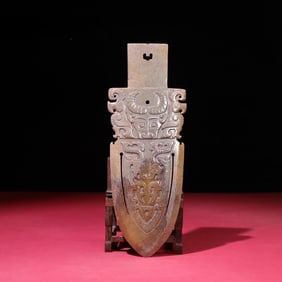 A piece of exquisite earth Qin gray skin, Qin dragon and phoenix presents auspicious bull head and