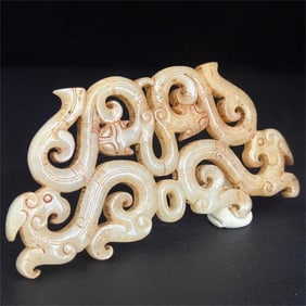 A beautiful Hetian jade hollow dragon pendant