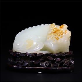 A beautiful Hetian jade beast ornament