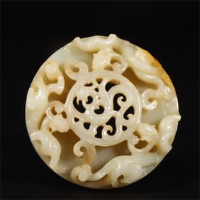 A beautiful Hetian jade dragon jade