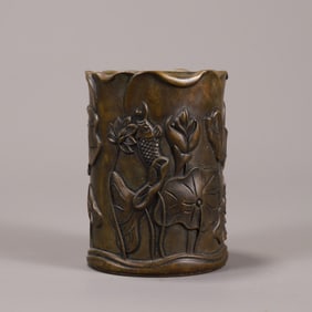 A beautiful copper carved lotus pattern pen holder