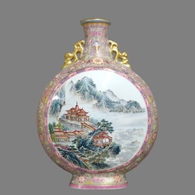 A large flat bottle of enamel color Gu Yuexuan open window landscape loft made in the Qianlong era