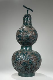 A beautiful green lacquerware gourd appreciation bottle made in the Qianlong period of the Qing