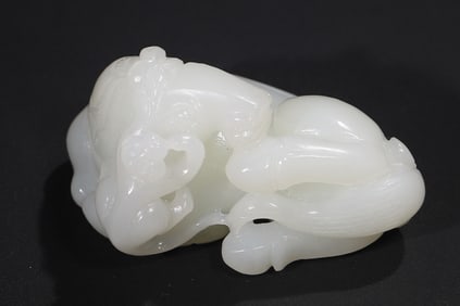 A beautiful white horse marquis handle