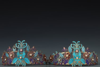 A pair of filigree gilt emerald headdresses from the Qing Dynasty