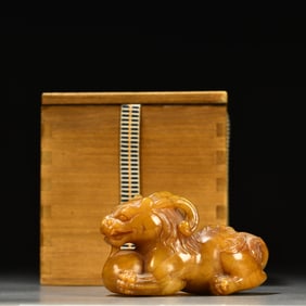 A beautiful Tian Huangshi auspicious beast bead ornament