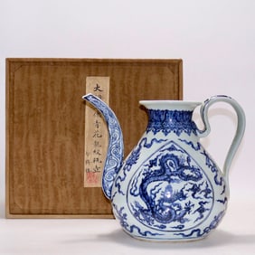 A blue and white dragon pattern pot made in the Xuande year