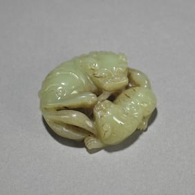 A beautiful Hetian jade double joy ornament