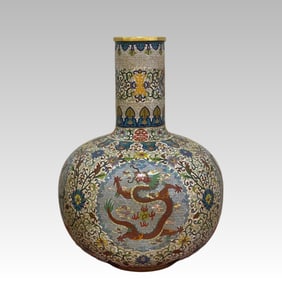 A beautiful four-dragon bottle