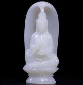 A beautiful Hetian jade Guanyin ornament