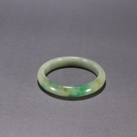 A jade bracelet of the Qing Dynasty