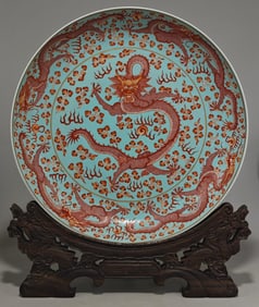 A piece of Qing Dynasty Guangxu Chuxiu Palace pastel turquoise green background alum red five