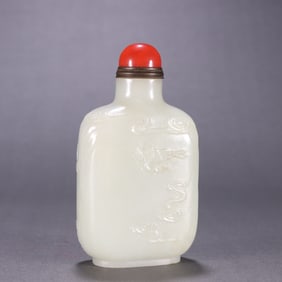 A Qing Dynasty Hetian jade cloud crane pattern snuff bottle