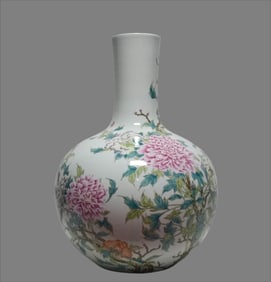 An enamel peony flower celestial sphere vase made in the Qianlong period of the Qing Dynasty