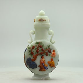 A bottle inlaid with Hetian jade inlaid with a hundred treasures