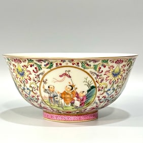 A Qing Dynasty Yongzheng foreign color passionflower entangled branches with window opening