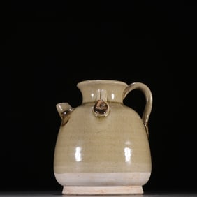 A celadon pot of the Song Dynasty