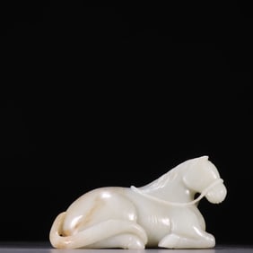 A Hetian jade lying horse of the Qing Dynasty