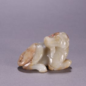 A Hetian jade beast ornament of the Ming Dynasty