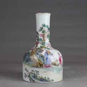 A Qing Qianlong pastel (the seeker is not met) pattern poetry rattle statue