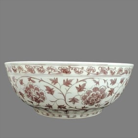 A large bowl with a glazed red entwined floral pattern from the Yongxuan period of the Ming Dynasty