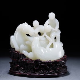 A beautiful Hetian jade horse ornament