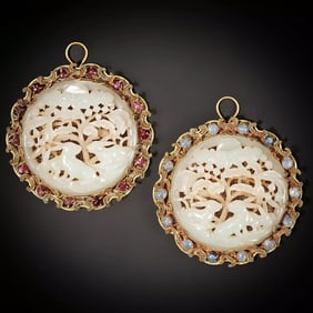 A Qing Dynasty gold-inlaid jade inlaid ruby sapphire and Tian jade plaque