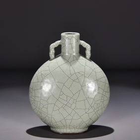A Song Dynasty official kiln flat bottle