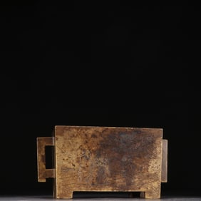 A copper-tired character story manger furnace of the Ming Dynasty