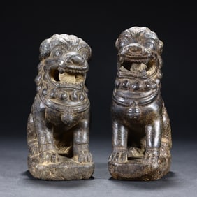 A pair of desk stone lions in the Qing Dynasty