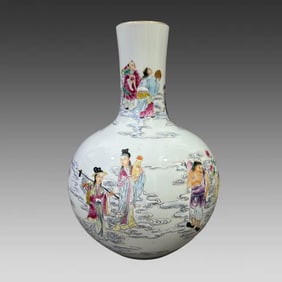A pastel immortal crossing the sea sky ball made in the Qianlong era of the Qing Dynasty