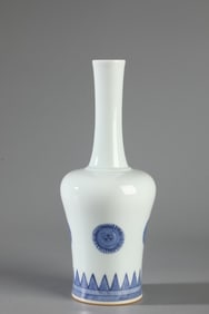 A blue and white gall bottle made in the Kangxi period of the Qing Dynasty